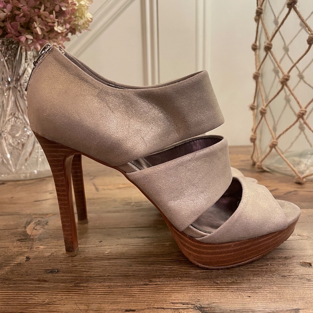 Calvin Klein high-heeled platform sandals - brushed silver metallic size 7.5